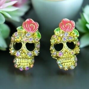 Skull rose & rhinestone gold tone stud goth earrings